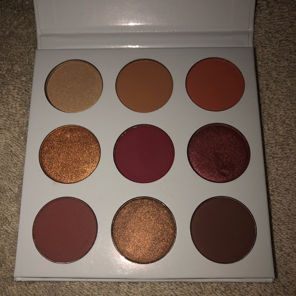 Kyle cosmetics The Burgundy palette